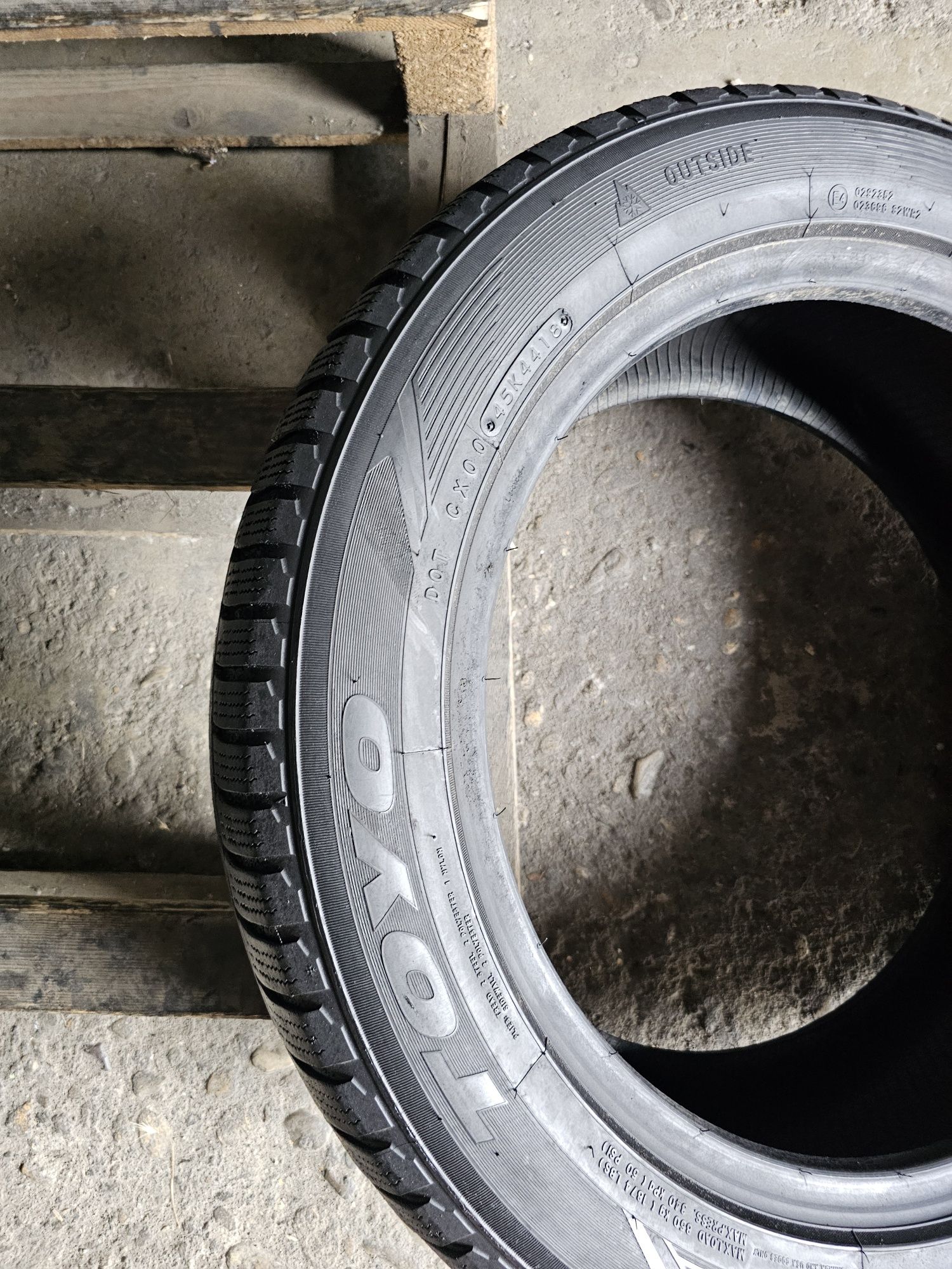 2 anvelope iarna 225 55 18 Toyo 6mm