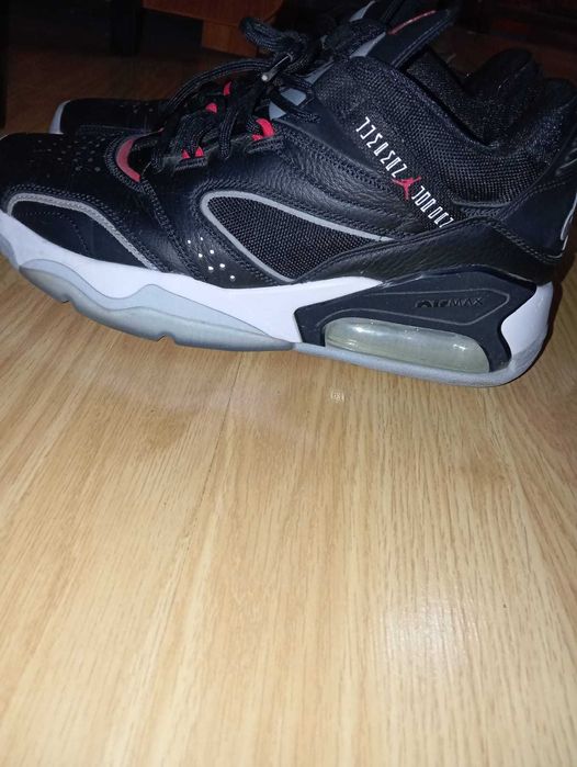 Jordan
Point Lane "Black Cement" sneakers