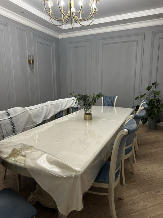 Стол со стульями