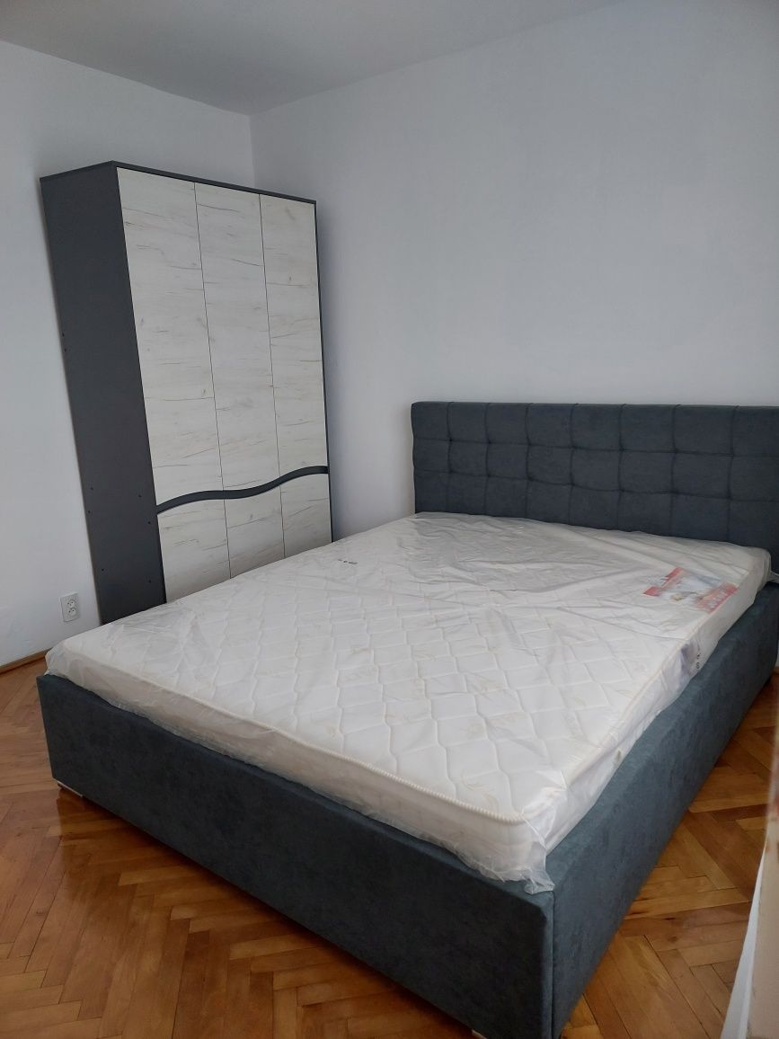 Apartament cu 3 camere de inchiriat
