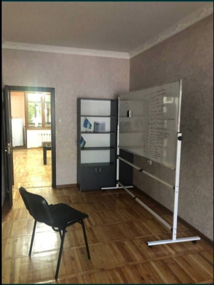 Сдается нежилое помешение 59 м2 3/1/4 вдол дороги м.Бадамзар, 1- линя