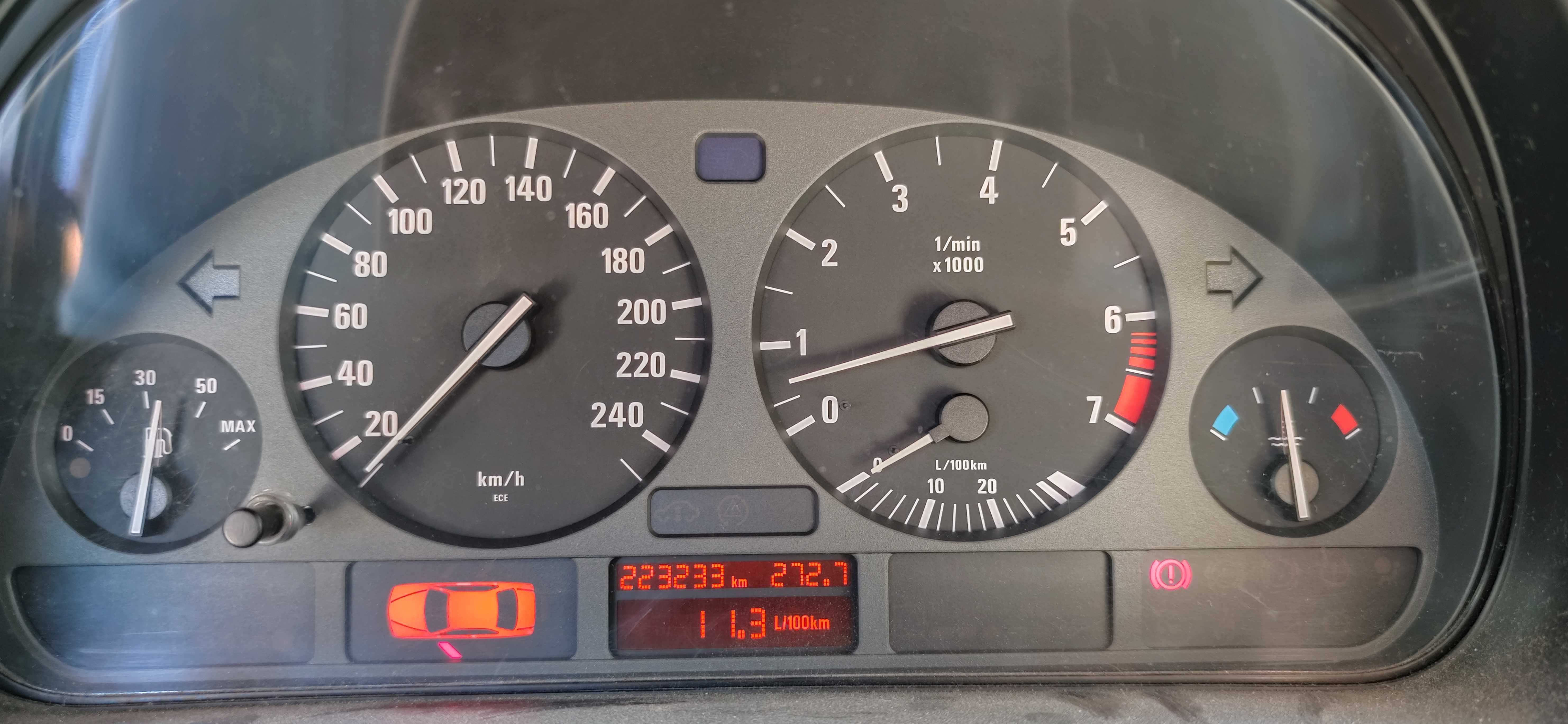 BMW 523i 2.5 e39