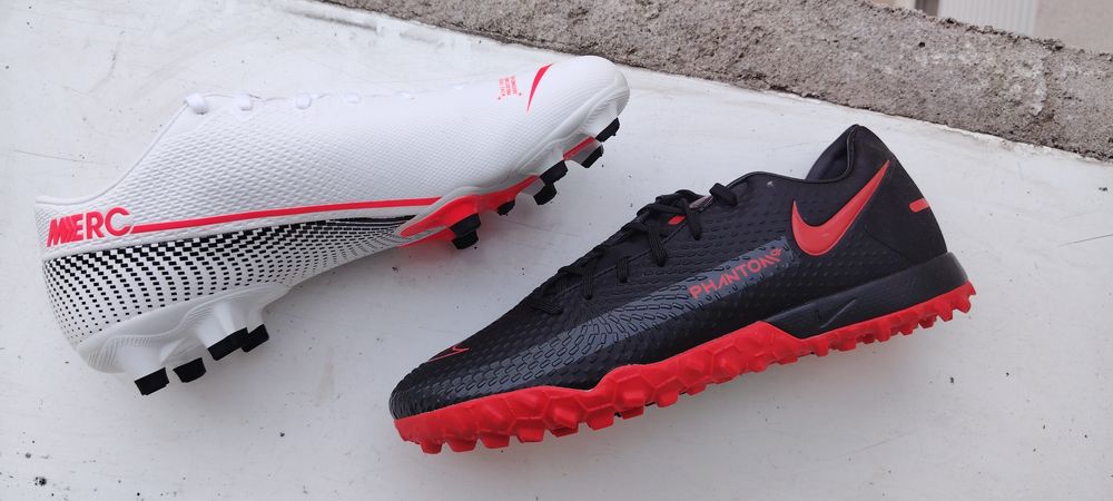 2 perechi de ghete fotbal noi, nepurtate mărimea 40,5