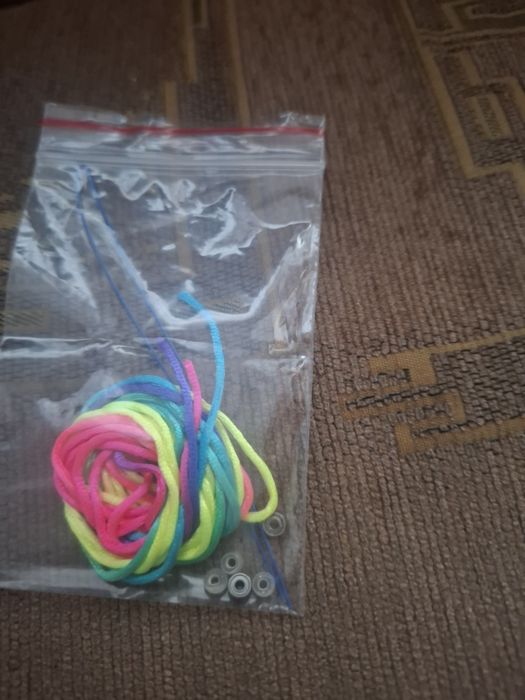 3 ate 70cm rainbow un rulment de fier si 3 stoppere

Kendama noi