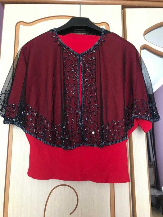 продам недорого разные кофточки, топики новые и в отличном состояний