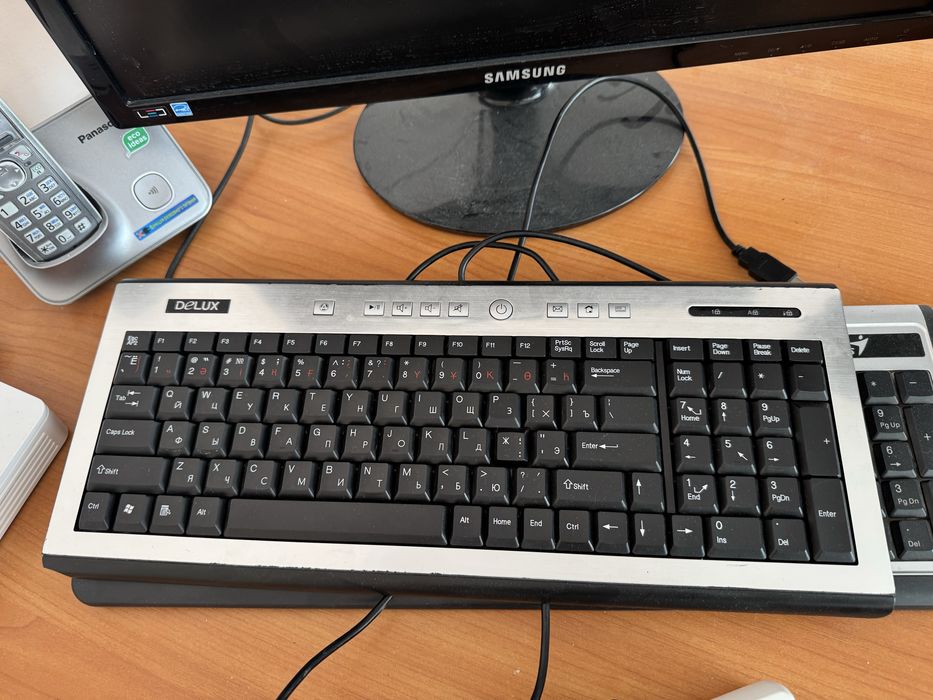 Мониторы и клавиатуры