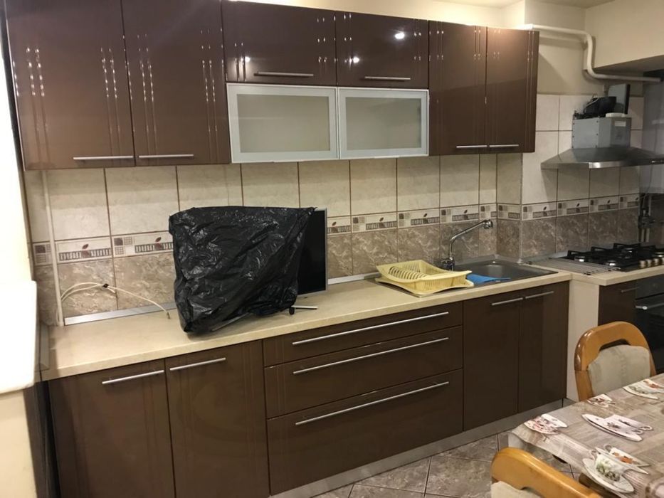 Se ofera spre inchiriere apartament decomandat 2 camere