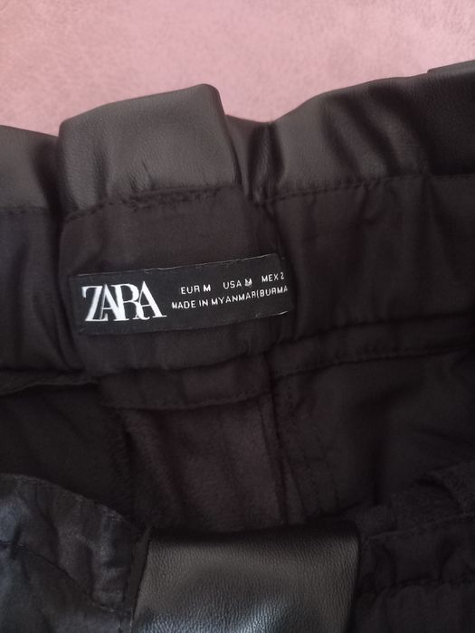 Кожени панталонки zara