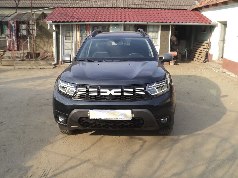 Dacia Duster de garaj cu 6000 Km unic proprietar !!