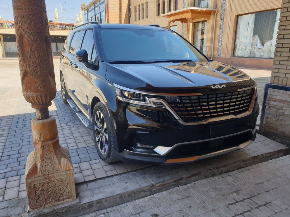 Kia Carnival lyuks