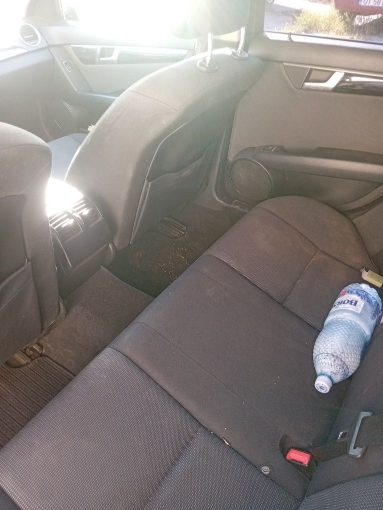 De vinzare mercedes benz c220
