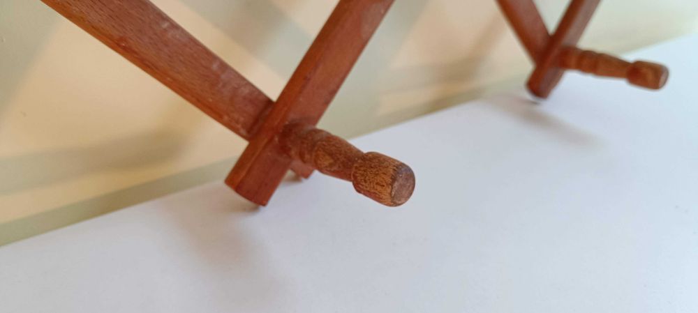 Дървена закачалка