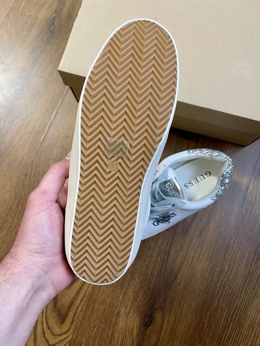 Adidasi / Sneakers Guess Grea