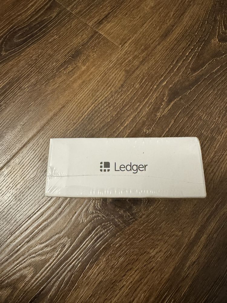 Аппаратный криптокошелек Ledger nano s