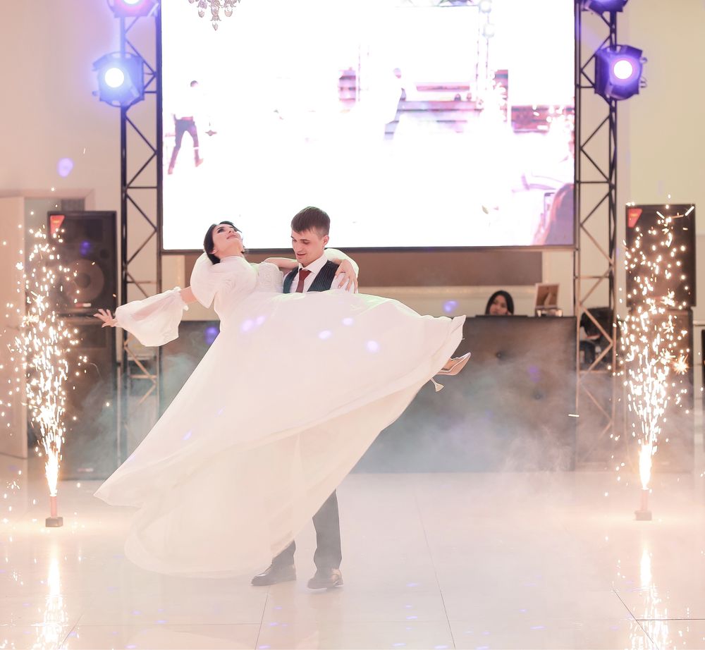 Шикарное свадебное платье эксклюзив со съемным рукавом в стихе бохо
