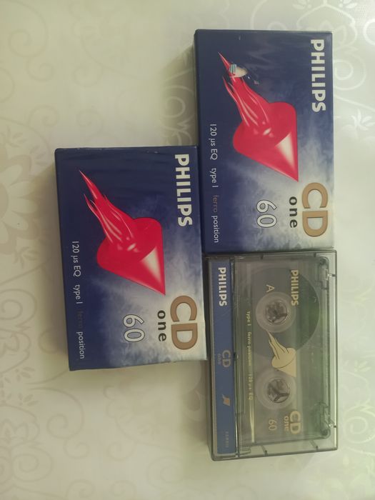 Продам аудиокассеты в упаковке Phillips CD 60