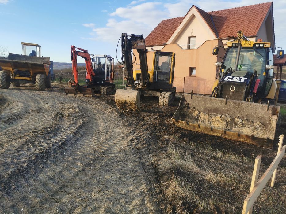Inchiriez   miniexcavator cu picon dumper, excavator