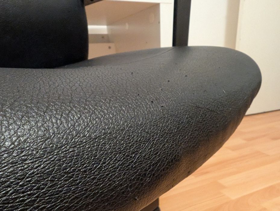 Birou Ikea Malm și scaun