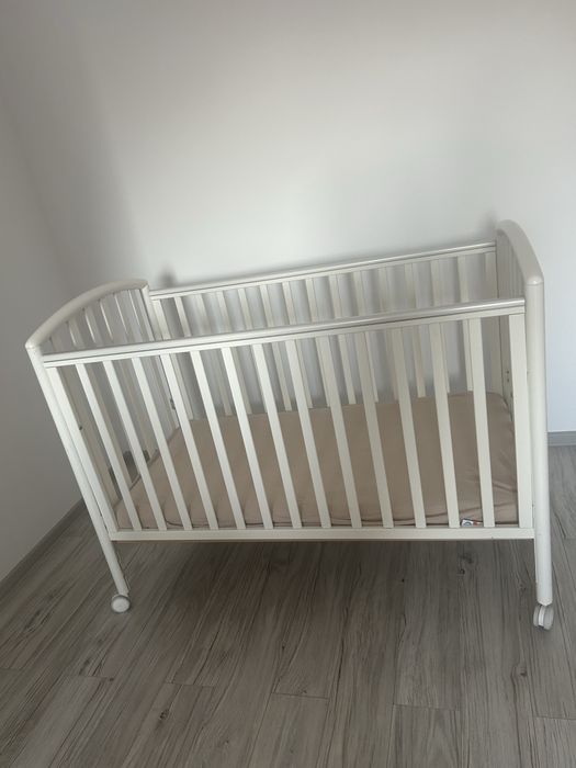 Patut copii alb din lemn Pali utilizat in stare foatre buna