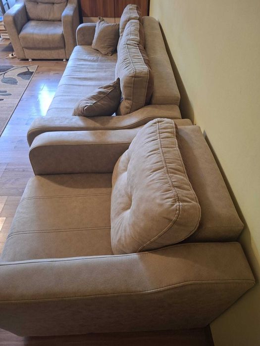 Vand canapea cu doua fotolii