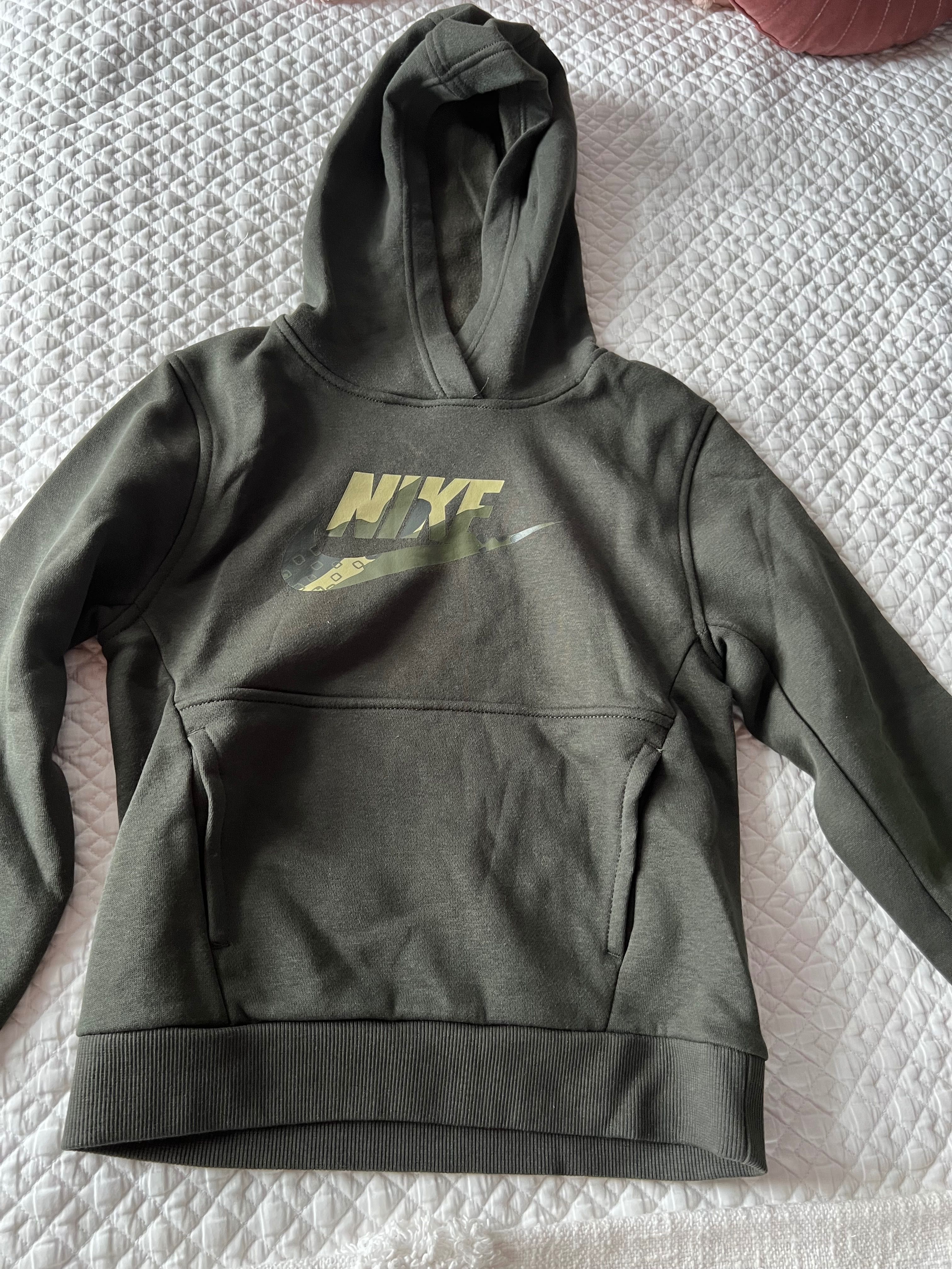 Nike Момчета Суичър Размер 7-8 години