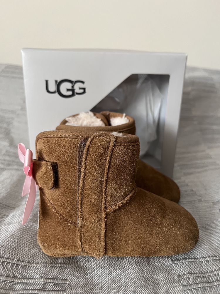 Ugg fetita marimea 18