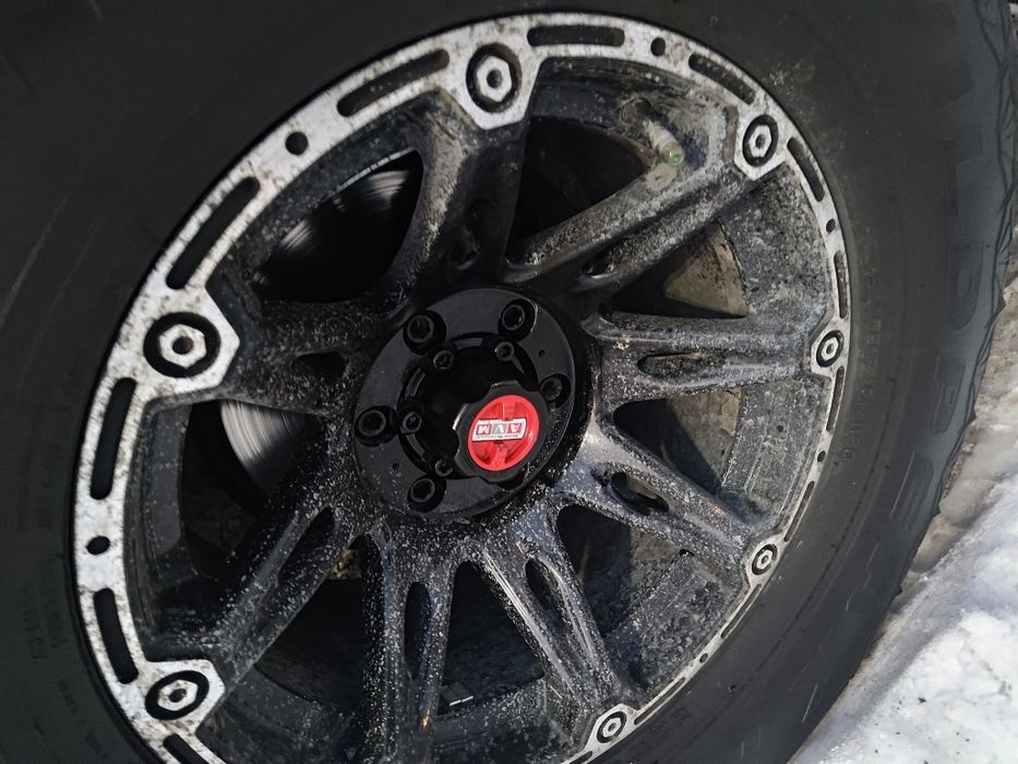 Продам резину  315/70R17