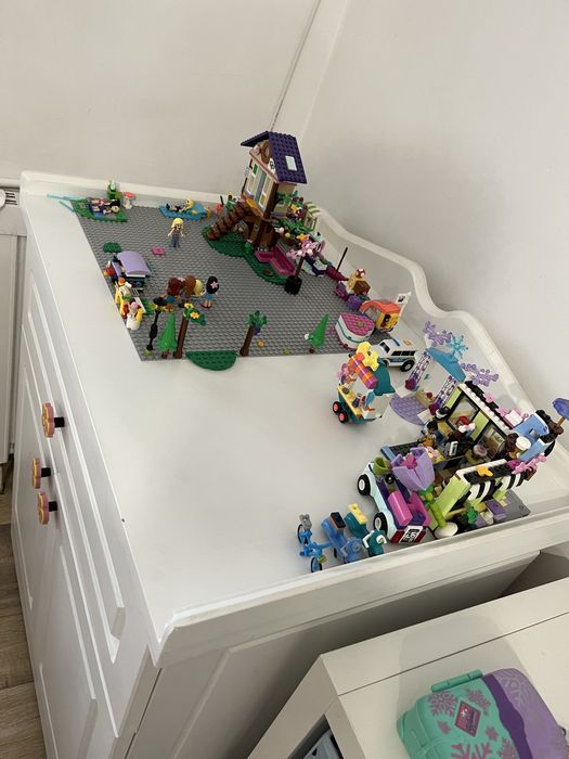 Vand doua comode lemn masiv