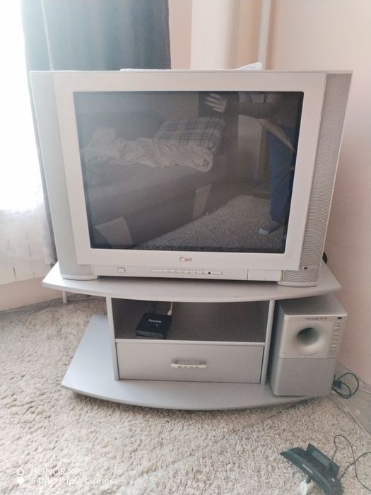 Продам телевизор