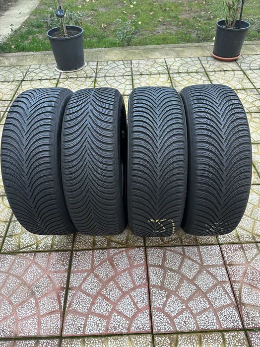 Vand cauciucuri de iarna Michelin an 2023 cu jante 205/60 R 16