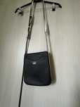 Geanta tip clutch de la Guess, nou-nouta