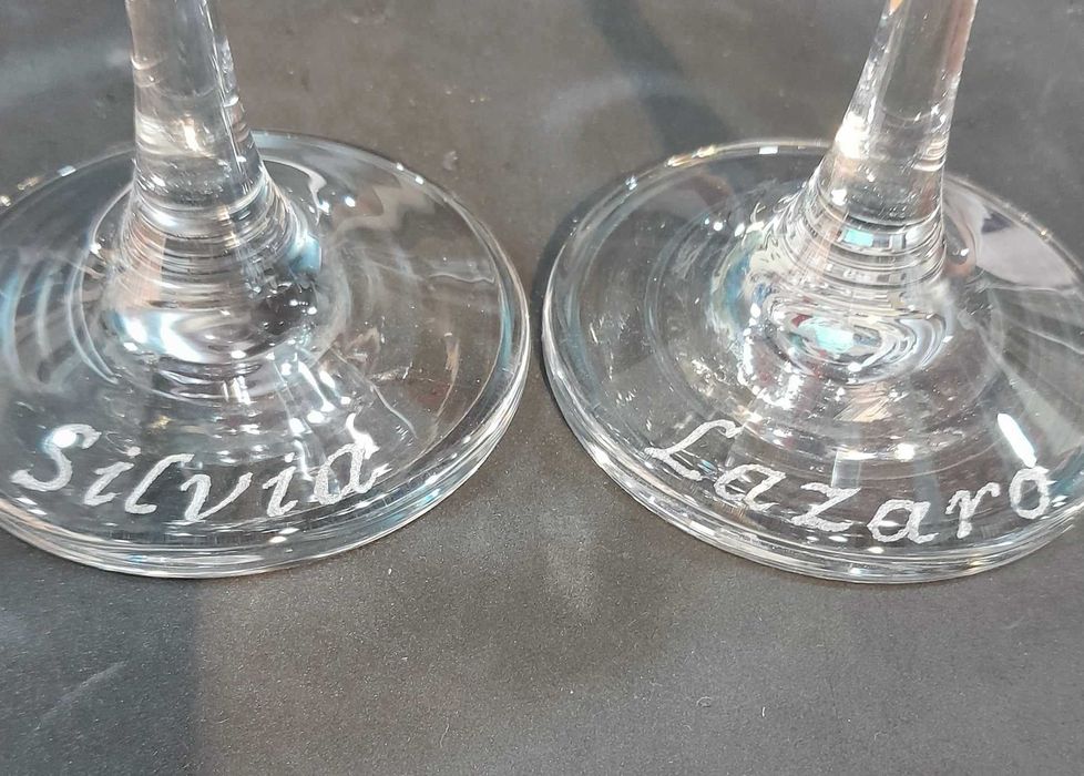 Чаши с ръчно гравиране