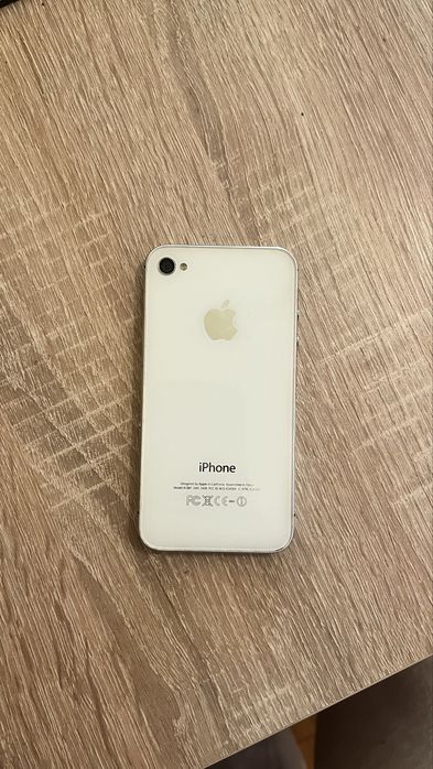 Iphone 4s in stare perfecta, nedeschis, baterie in stare buna.