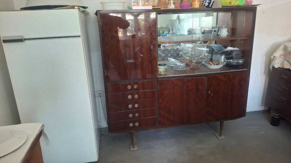 Сервант кухонный  продам