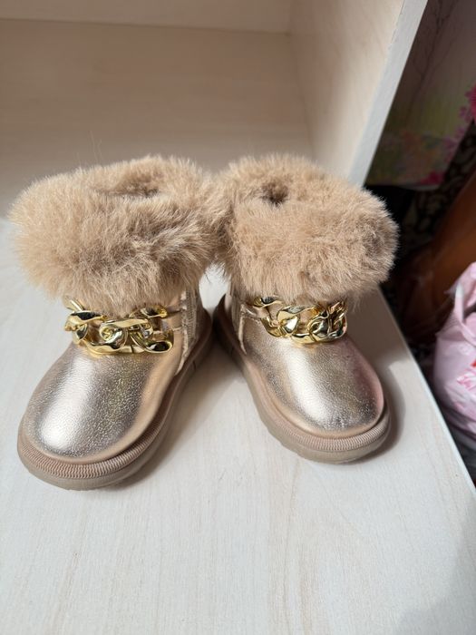 Детская обувь кроссы 24 разм сапоги 20 разм  почти новые на 6-8 мес