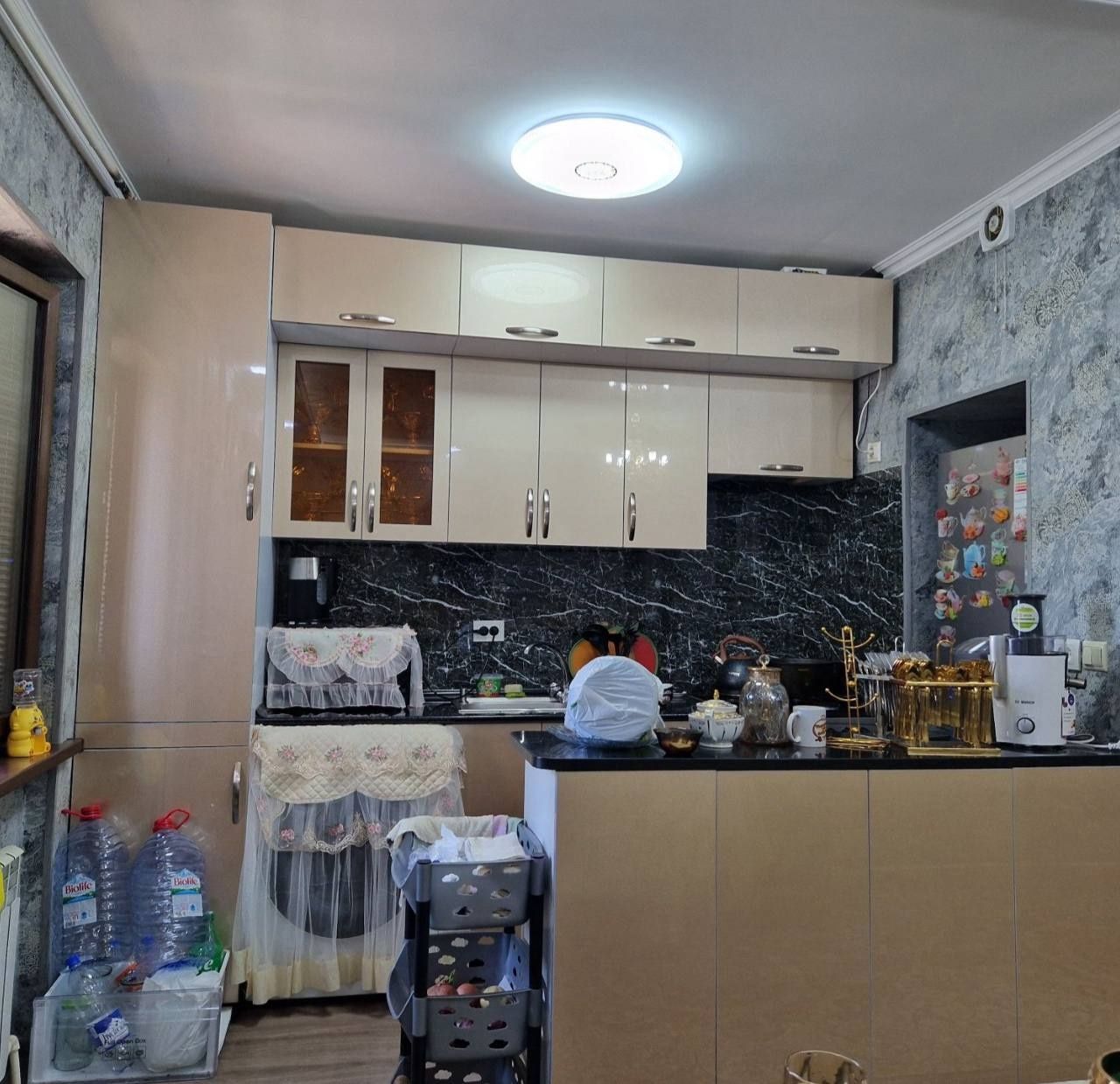 Kvartira sotiladi sergeli rayon 2/3/7/  56m²