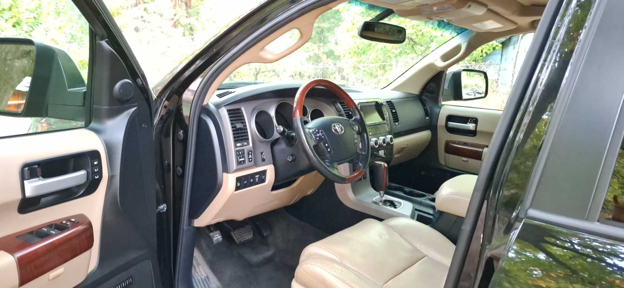 TOYOTA Sequoia 5.7 Platinum