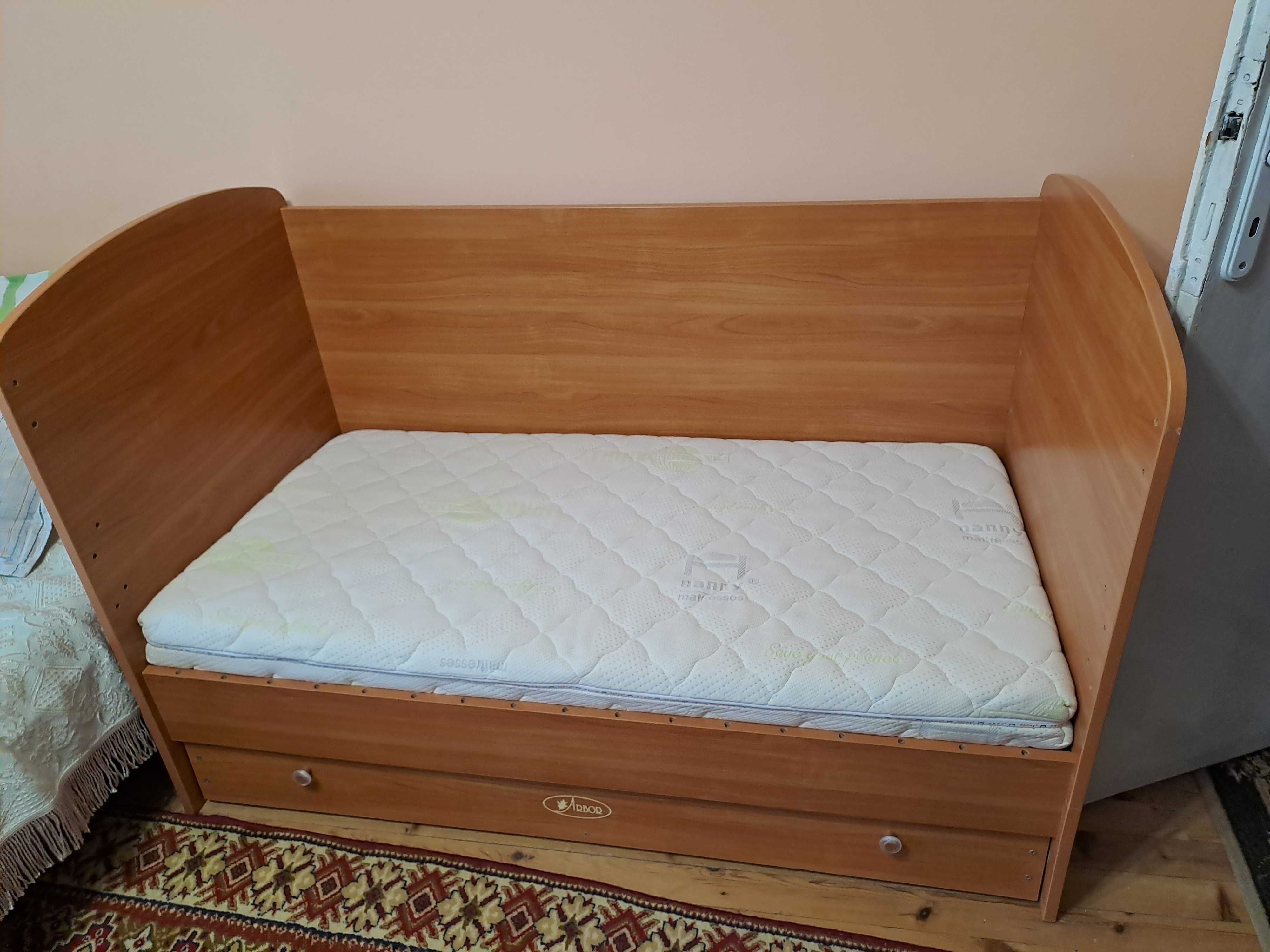 Детско креватче с матрак