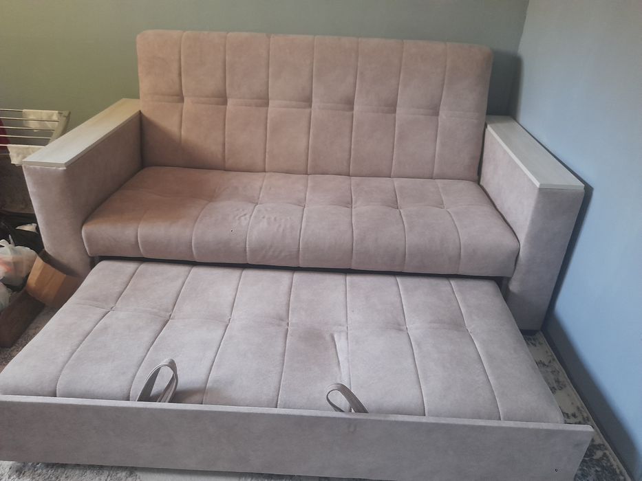 Срочно продается!Диван кровать,хорошем в состоянии.