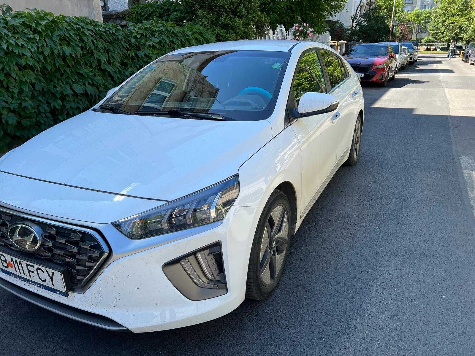 Vând Hyundai hybrid