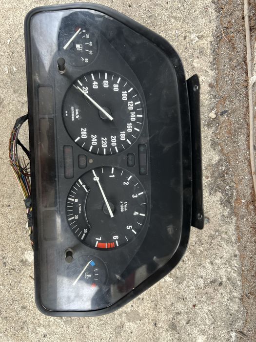 Части за БМВ е32/е34