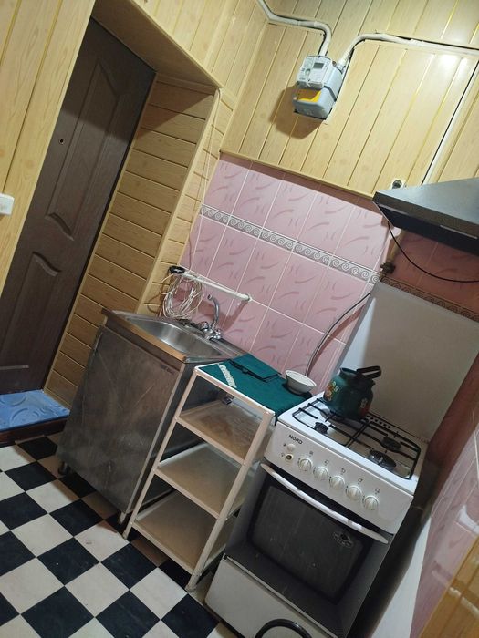 Продаётся 1 комнатная большая планировка на против 9 школы