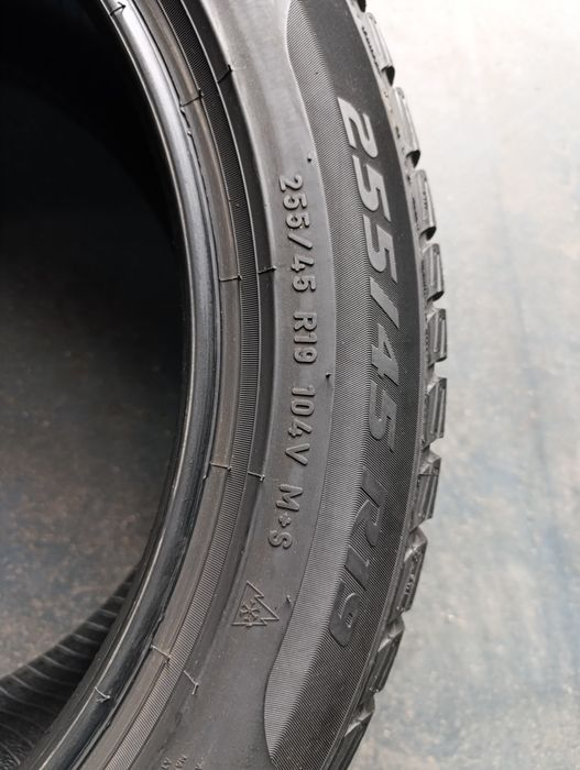 Anvelope de iarnă 255 45 19 Pirelli dot 2023