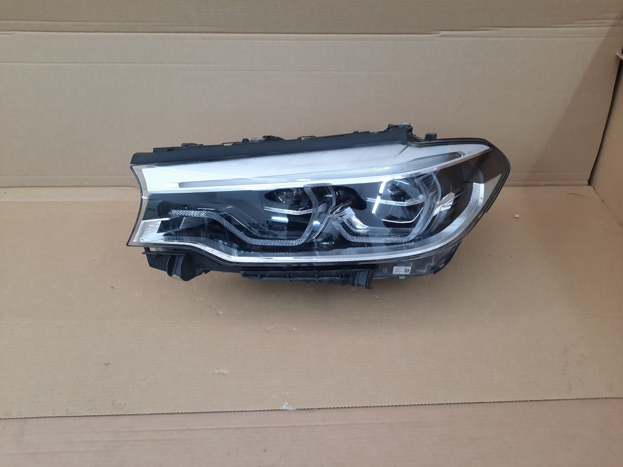 Far bmw G30 seria 5 G31 full led adaptiv 2017-2019  stanga