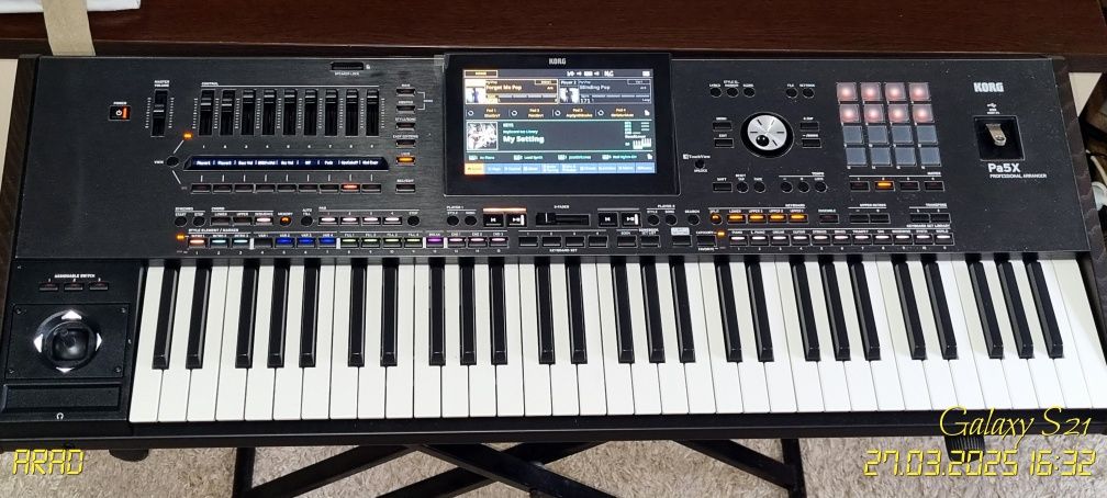 Vând orgă nouă Korg Pa 5x cu accesorii