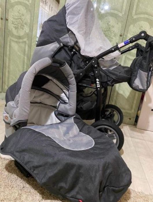 Коляска для малышей