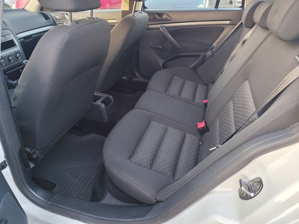 Skoda / Octavia / 2013 / 1.6 Diesel/ 277000 km / rate