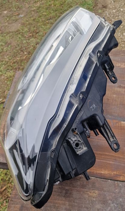 Фар ляв X-Trail full led перфектен оригинален