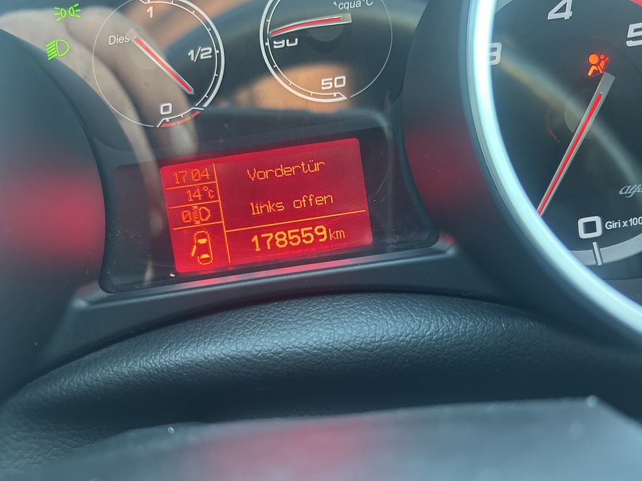 Vînd Alfa Romeo julieta 2013