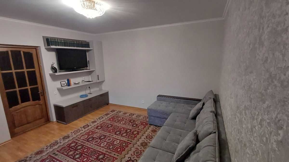 Дава се под наем Двустаен апартамент в София, Център - 55 кв.м за 350 € - Снимка #1